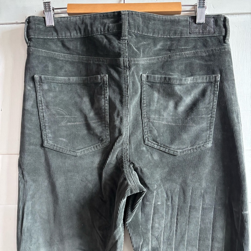 American Eagle Hi-Rise Flare Corduroy Pants - Picture 6 of 10